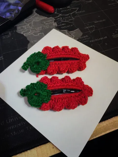 Red & Green Floral Crochet Hair Clip — Pair