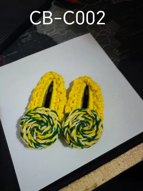হলুদ-সবুজ ঘূর্ণি হেয়ার ক্লিপ