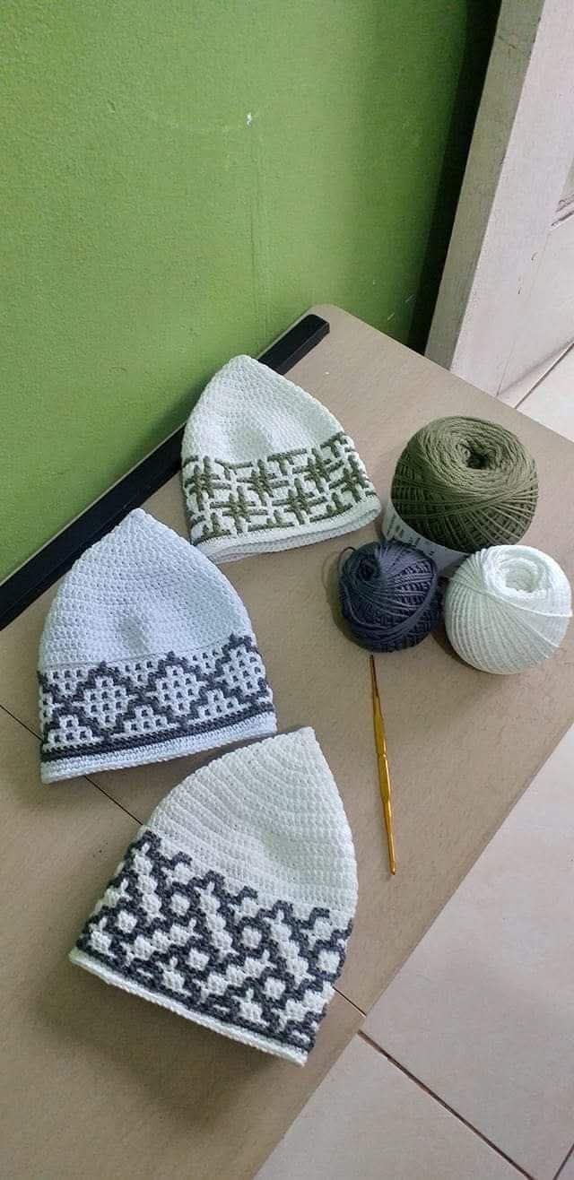 Crochet Prayer Cap — Geometric Pattern Kufi